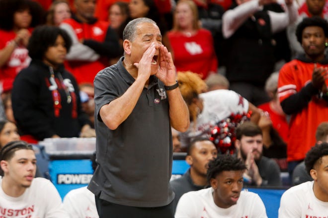 Houston's head coach Kelvin Sampson shouts to his team during the second round game between Texas A&M and the University of Houston in the 2024 NCAA Tournament at FedExForum in Memphis, Tenn., on Sunday, March 24, 2024.