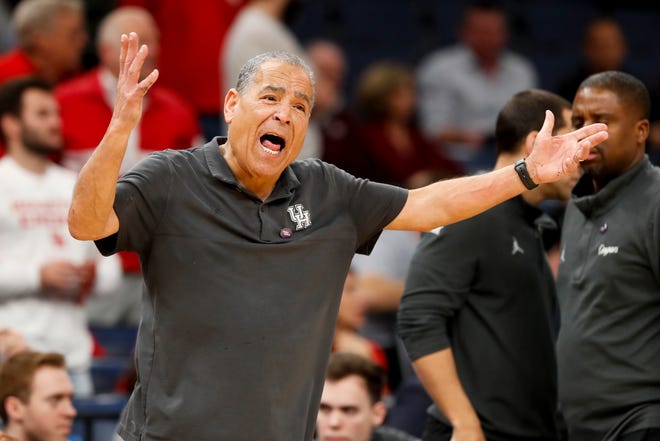 Houston's head coach Kelvin Sampson shouts to a referee during the second round game between Texas A&M and the University of Houston in the 2024 NCAA Tournament at FedExForum in Memphis, Tenn., on Sunday, March 24, 2024.